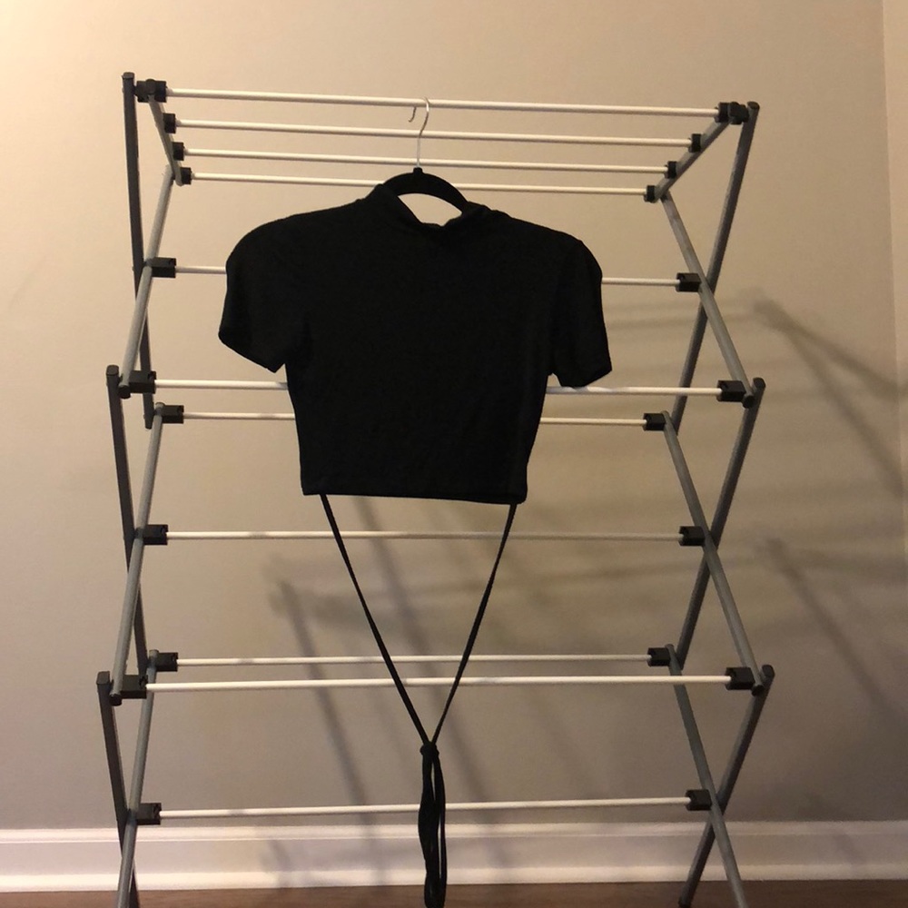 Don’t Ask Why One Size black crop tee